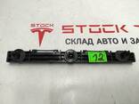 1003692-00-C Vordere linke Einstiegsleistenführung Tesla Modell S, Modell S REST 1003692-0