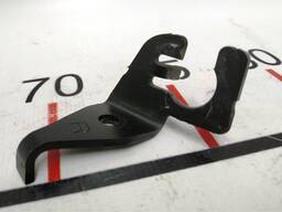 1038628-00-A Halterung zur Befestigung des Bremsschlauchs vorne rechts (an der Stützgabel)