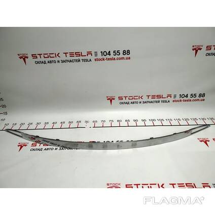 11008856-00-C Verkleidung TESLA Kofferraumdeckel Chrom für Tesla Elektroauto Modell S. Ein