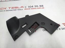 11100579-00-E Tesla Modell 3 Fußraumverkleidung des Fahrers 1100579-00-F