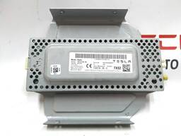 1143716-00-C Radio FM / HD Tesla Modell X 1143716-00-B
