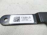Hornhalterung V-Form Tesla Modell 3 1486943-00-A - photo 3