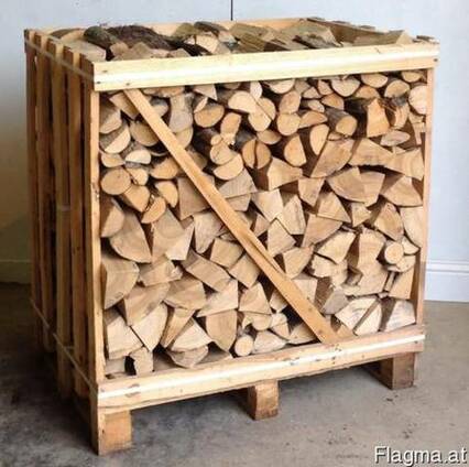 Split firewood technologically desiccated in boxes